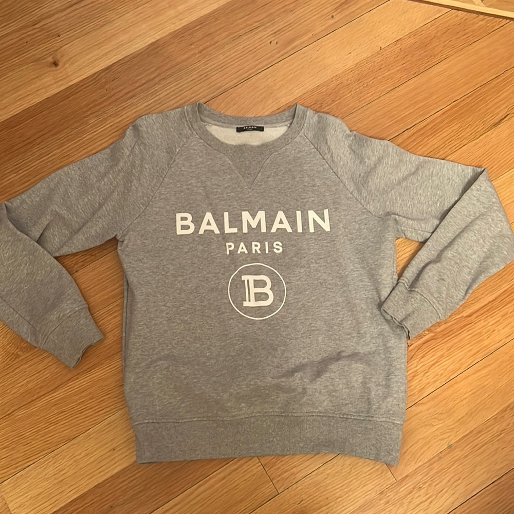 Men’s Balmain grey sweater size small. Worn once excellent condition